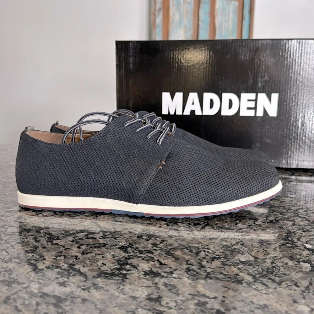 Steve Madden book navy suede NIB 11.5